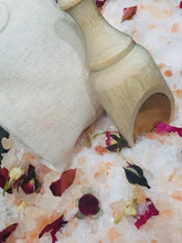 Load image into Gallery viewer, Rose & Coconut Milk Bath Soak
